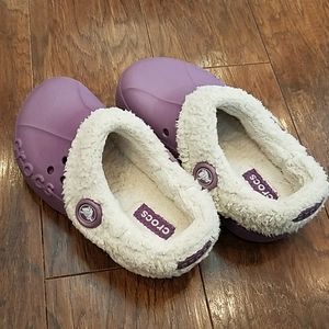 Girls size 1 purple fleece fuzzy crocs